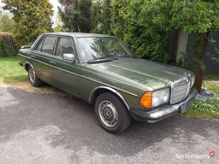 Mercedes W123-240D