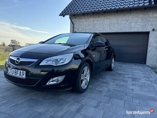 Opel Astra J