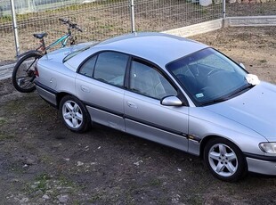 Opel Omega 2.0 8V