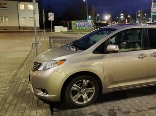 Toyota Sienna '15 4x4 AWD 7os XLE