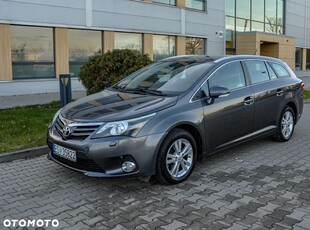 Używany Toyota Avensis 2013