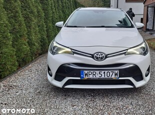 Używany Toyota Avensis 2016