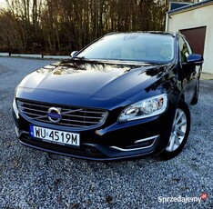 Volvo V60 *2.0D3 * Bezwypadkowy * SUMMUM * niski przebieg * Skóra * Kamera*