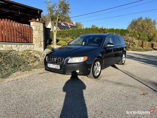 Volvo V70 2.0 benzyna SUMMUM, model 2011, 2 kpl. kół Alu