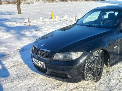 BMW E90 318D 122 km