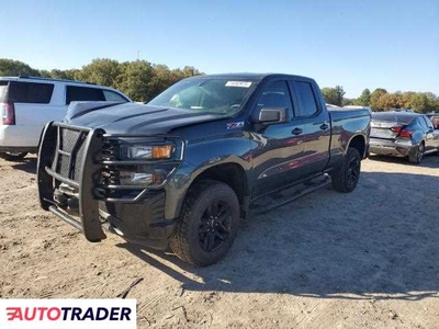 Chevrolet Silverado 5.0 benzyna 2019r. (CONWAY)