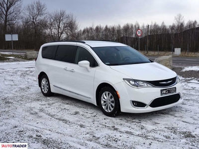 Chrysler Pacifica 3.6 benzyna + LPG 291 KM 2017r. (Buczkowice)