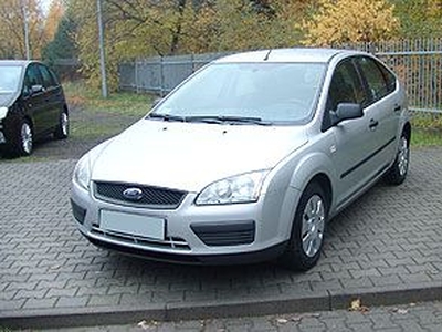 Ford Focus 1.6 benzyna 100 KM 2007r. (Poznań)