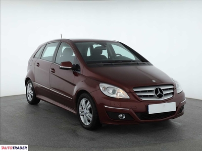 Mercedes B-klasa 2.0 138 KM 2008r. (Piaseczno)