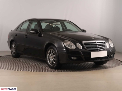 Mercedes E-klasa 2.1 134 KM 2008r. (Piaseczno)