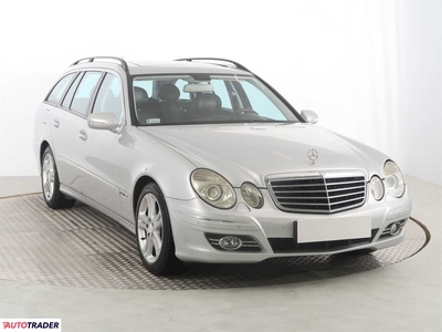 Mercedes E-klasa 3.0 221 KM 2007r. (Piaseczno)