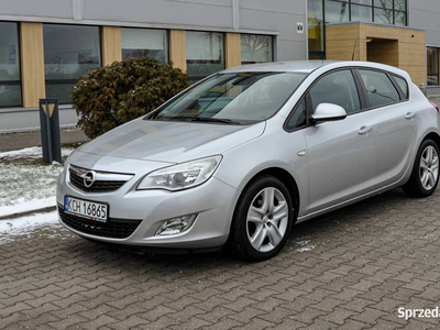 Opel Astra 1,6 2011 r.
