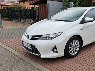 Toyota Auris 1.8 hybryda Import Niemcy Serwis ASO