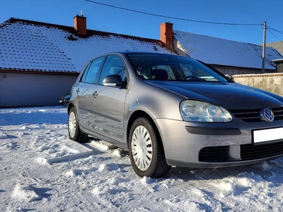 Volkswagen Golf V 1,4 MPI, dobry stan, duże radio z ekranem