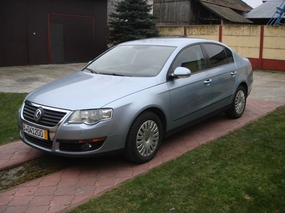 Volkswagen Passat 1.9 diesel 105 KM 2007r. (Złota-pińczowska)