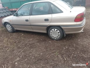 Sprzedam samochód osobowy opel astra