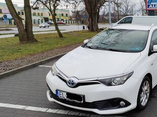 Toyota Auris Hybryda 1,8 + LPG