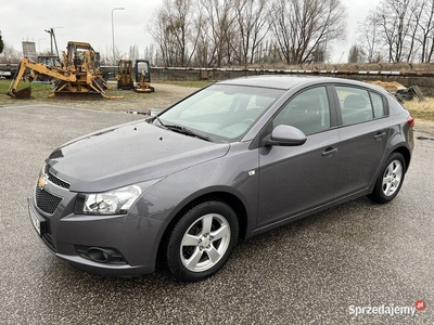 Chevrolet Cruze 1.6 BENZYNA Klimatyzacja Tempomat Nawigacja