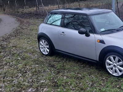 MINI COOPER 2008R 1.6 120 KM