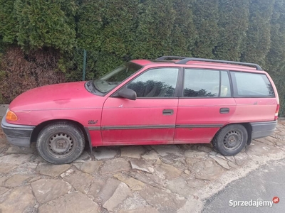 Opel Astra Kombi 1,4 gaz benzyna hak