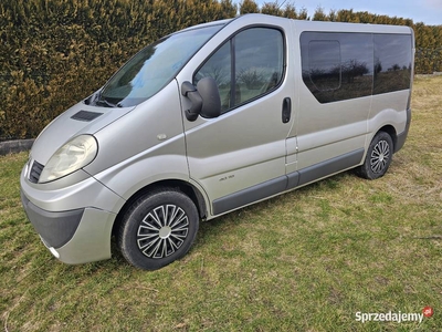 Renault Trafic 2.0dci passenger 9 osobowy klimatyzacja