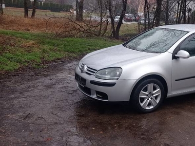 Volkswagen Golf 5 w bardzo dobrym stanie