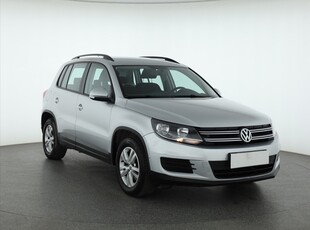 Volkswagen Tiguan , Salon Polska, Serwis ASO, Klimatronic, Parktronic