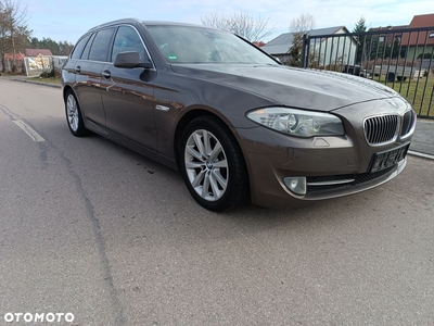 BMW Seria 5 530d xDrive Luxury Line