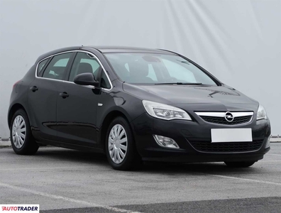 Opel Astra 1.7 108 KM 2010r. (Piaseczno)