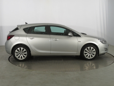 Opel Astra 2010 1.6 T 27368km 132kW