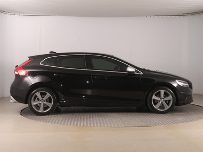 Volvo V40 2017 2.0 D2 76671km ABS