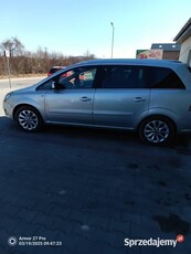 Opel Zafira 2014 Dwuletni gaz LPG hak alufelgi stan bdb bez wkładu finansow