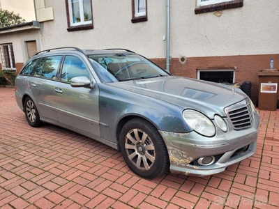 MERCEDES BENZ E 211 320CDI AVANTGARDE