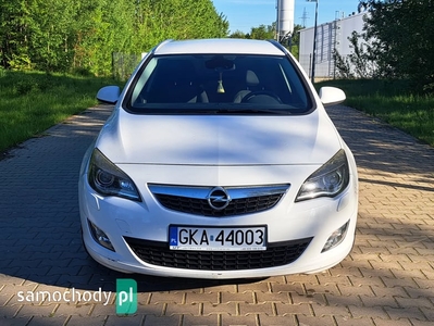 Opel Astra J