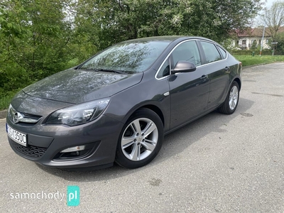 Opel Astra J