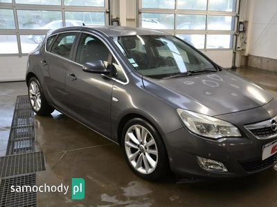 Opel Astra J