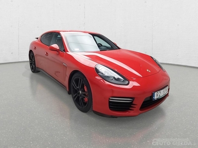 PORSCHE PANAMERA liftback