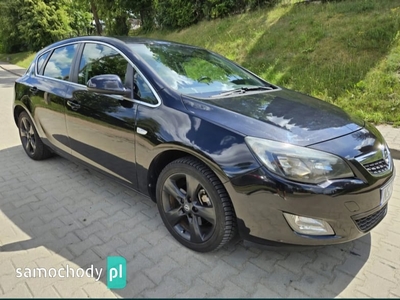 Opel Astra J