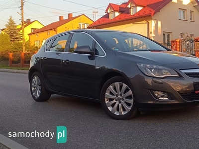 Opel Astra J