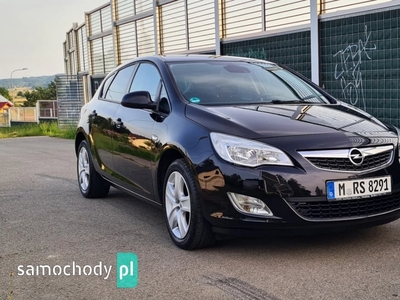 Opel Astra J COSMO