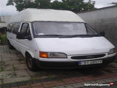 ford transit oszklony