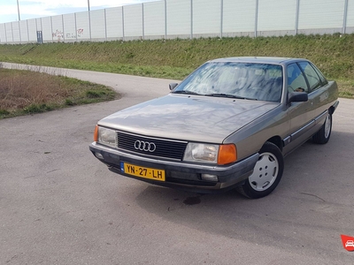 Audi 100