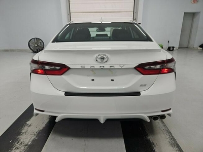 Camry SE