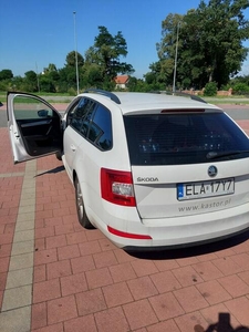 Syndyk sprzeda samochód osobowy Skoda Octavia 1.6 TDI Ambiti