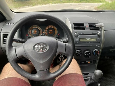 Toyota Corolla Zarejestrowany Benzyna Mały przebieg