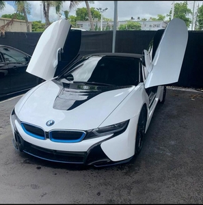 2019 BMW i8 Roadster AWD 1.5L 3 Cyl. hybr. 11,6 kWh