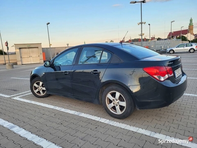 Chevrolet Cruze - piękniejszy bliźniak Astry, idealny na pierwsze auto