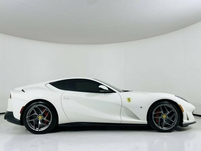 FERRARI 812 SUPERFAST WHITE 12 CYLINDER BENZ. 800KM 4677KM