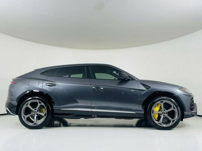 Lamborghini Urus 4.0 641 km AWD