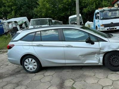 Opel Astra 1,0i 105KM Start/Stop Busines